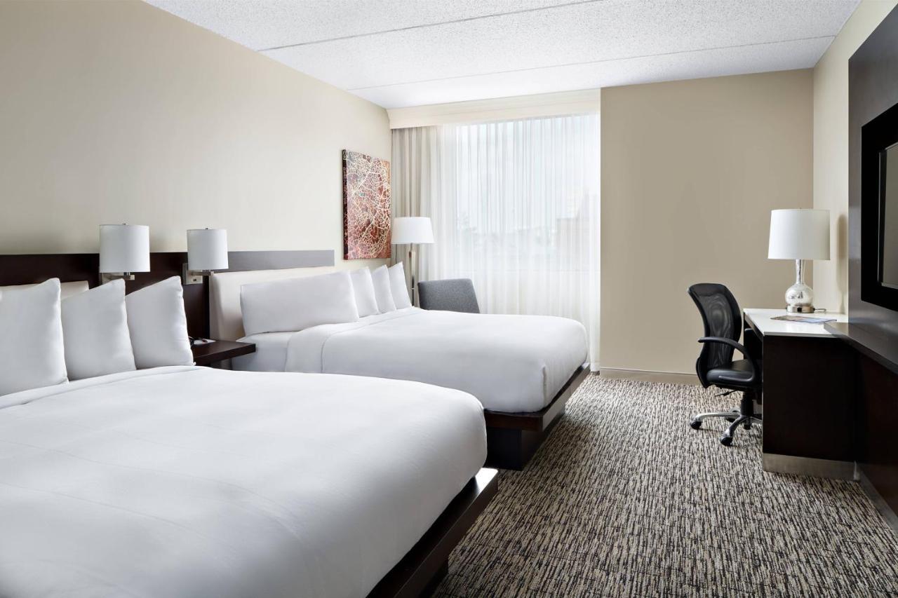 Отель Pittsburgh Marriott North Крэнберри-Тауншип Экстерьер фото