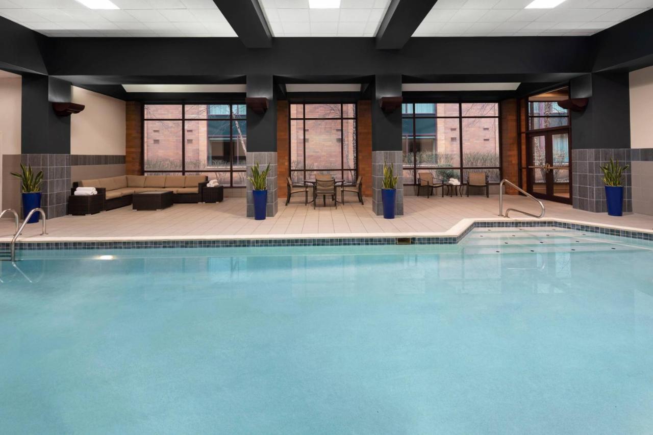 Отель Pittsburgh Marriott North Крэнберри-Тауншип Экстерьер фото