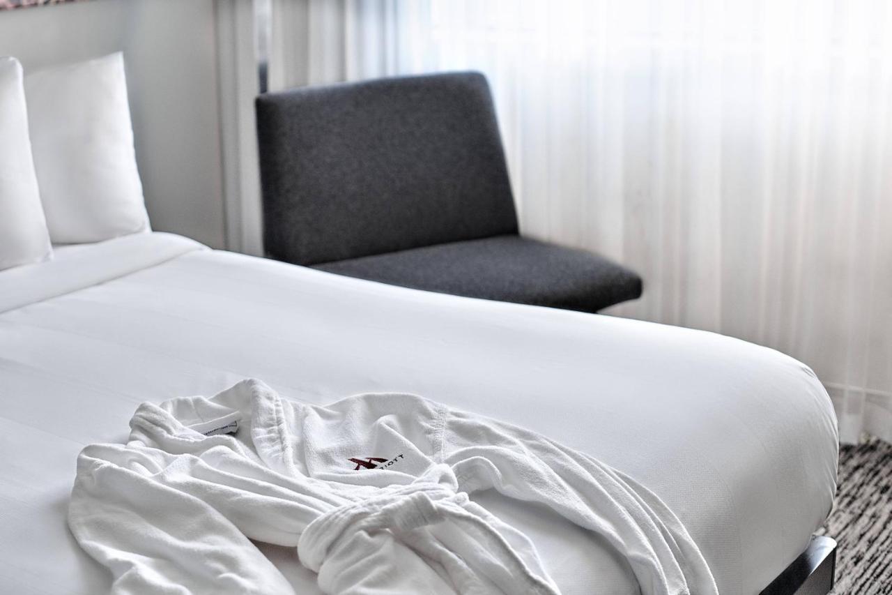 Отель Pittsburgh Marriott North Крэнберри-Тауншип Экстерьер фото