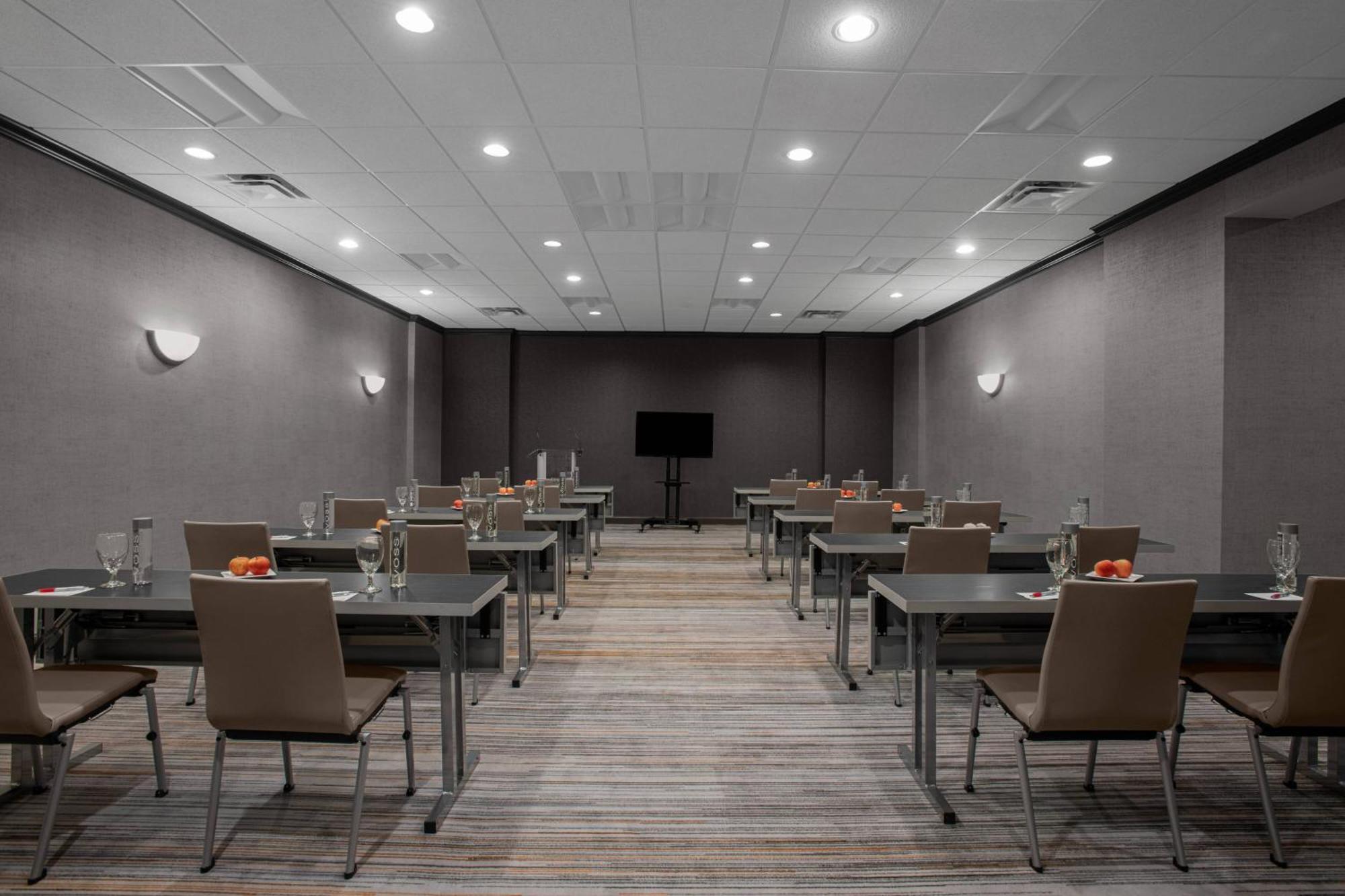Отель Pittsburgh Marriott North Крэнберри-Тауншип Экстерьер фото